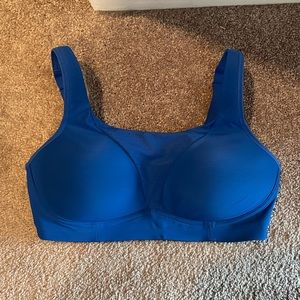 36D Lululemon run time bra.